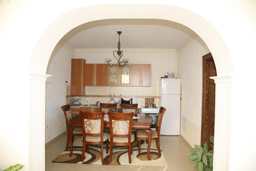 Queen Kodre Apartments Ulcinj Room photo