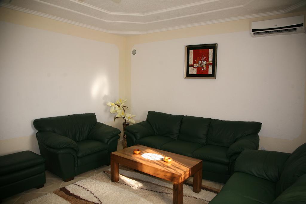 Queen Kodre Apartments Ulcinj Room photo